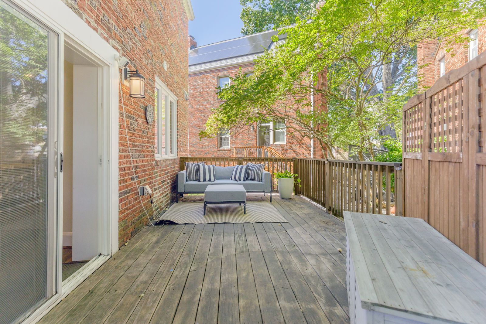 Balcony Patio at 737 Whittier St NW